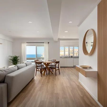 Beachfront Apartment, 25m From The With Ac And Heating Santa Cruz (Oeste)