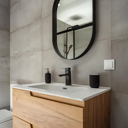 Beachfront Apartment, 25m From The With Ac And Heating * Santa Cruz (Oeste)