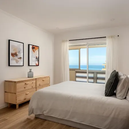 Beachfront Apartment, 25m From The With Ac And Heating *