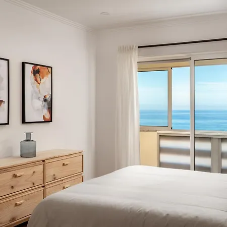 Beachfront Apartment, 25m From The With Ac And Heating