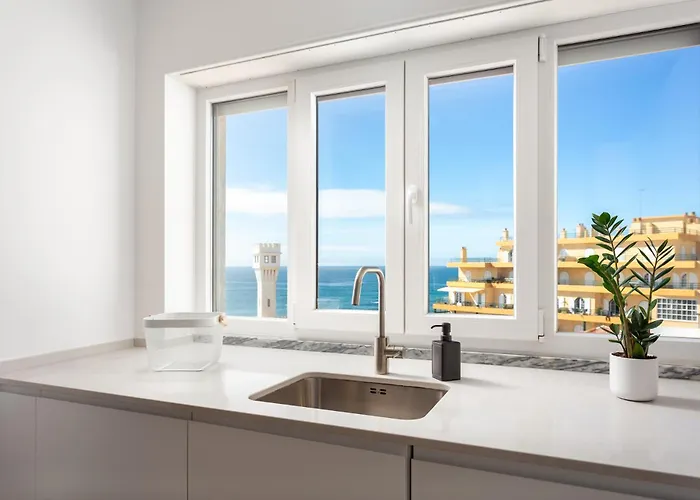 شقة Beachfront Apartment, 25m From The With Ac And Heating سانتا كروز