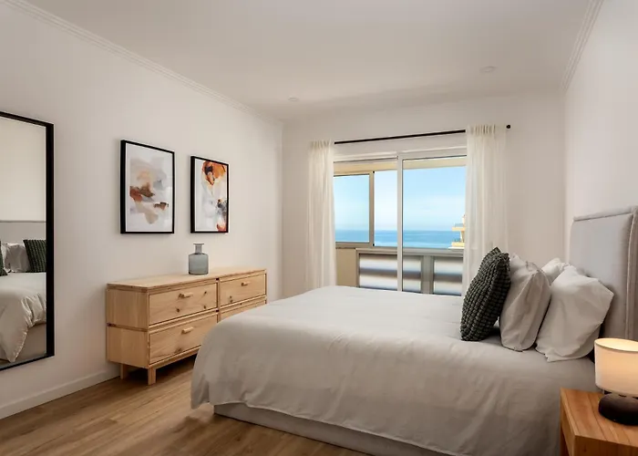 Beachfront Apartment, 25m From The With Ac And Heating *