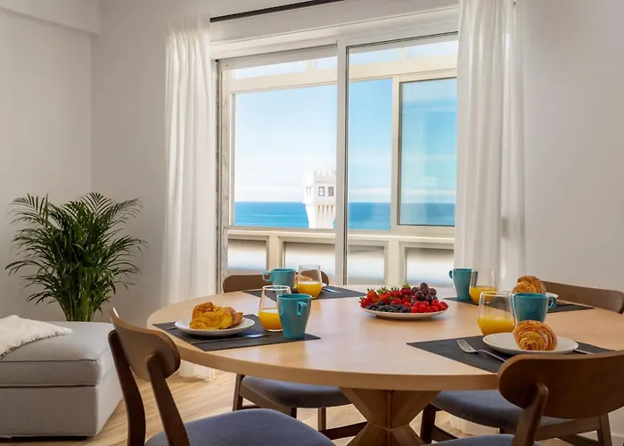 Beachfront Apartment, 25m From The With Ac And Heating