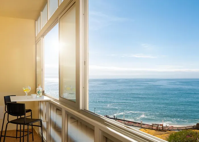 Beachfront Apartment, 25m From The With Ac And Heating *